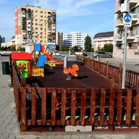 1 Room Apartment In Titan Bucarest Exterior foto