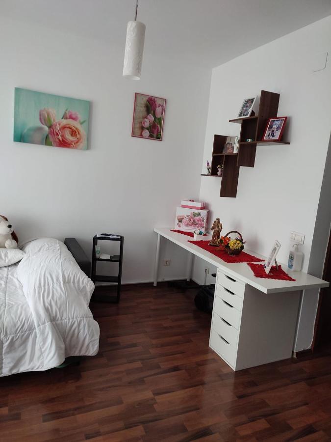 1 Room Apartment In Titan Bucarest Exterior foto
