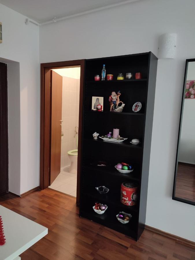 1 Room Apartment In Titan Bucarest Exterior foto